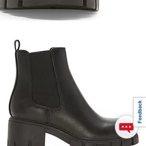Selling this fall boots only worn 2